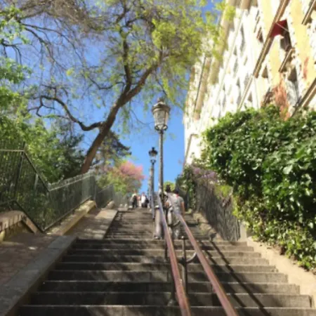 Nice Near The Moulin Rouge * Paris