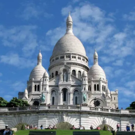 Nice Near The Moulin Rouge * Paris